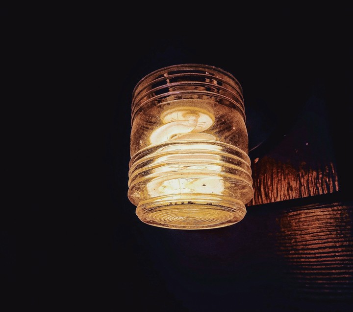 · l i g h t ·