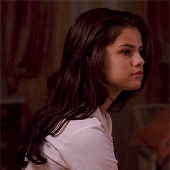 Selena Gomez Wallpaper