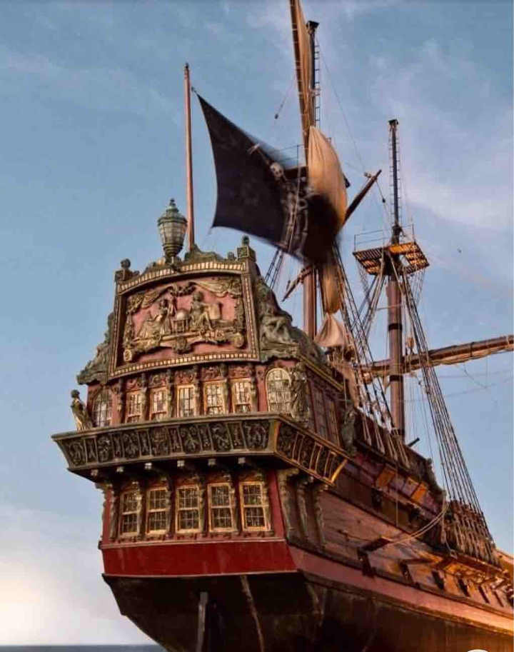 Pirates ship