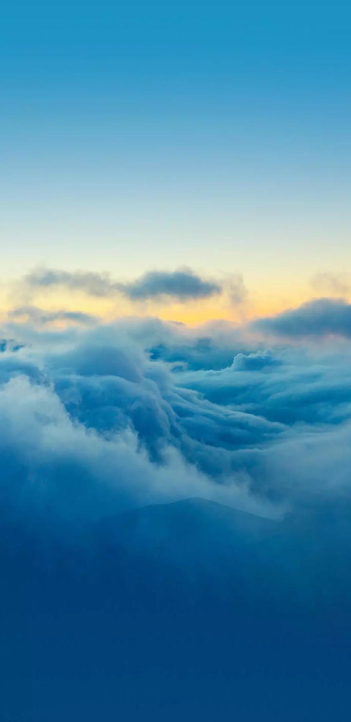 sky up to clouds