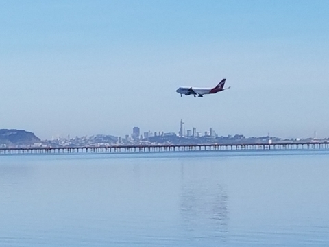Quntas 747 arriving into SFO