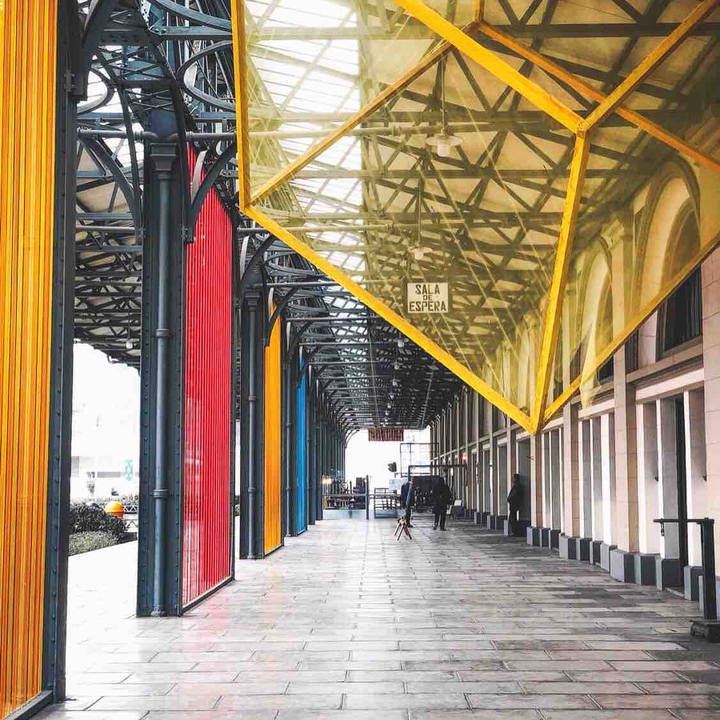 Tren Station