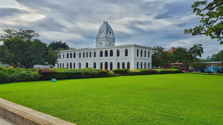 Colonial Beauty