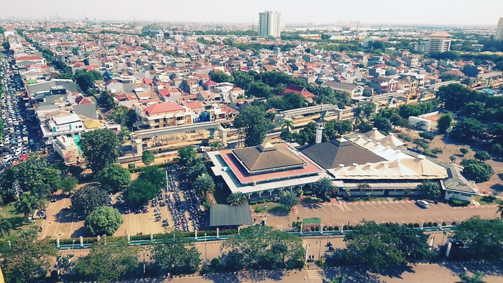 Overlook the city of Jakarta