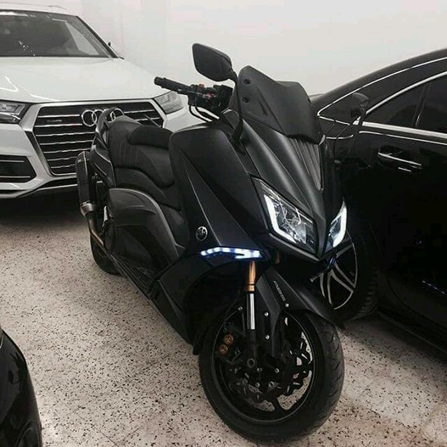yamaha tmax