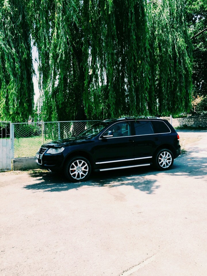 car vw touareg
