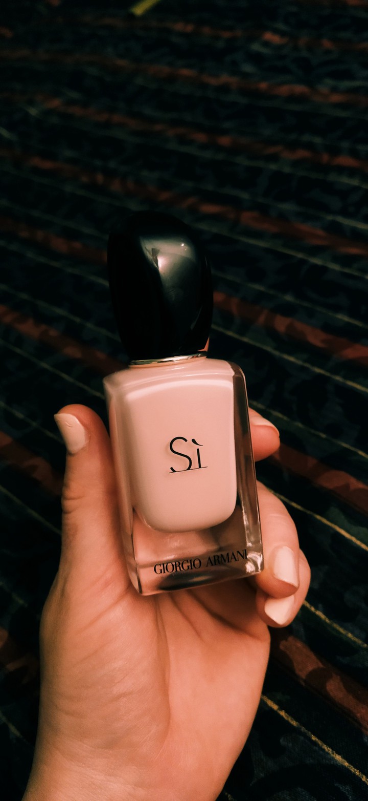 Si, EAU de parfume
