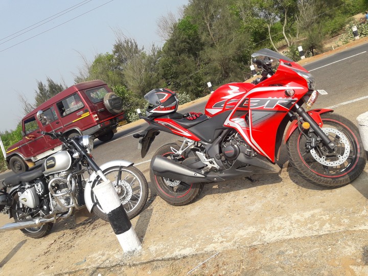 Honda cbr250r royal enfield classic