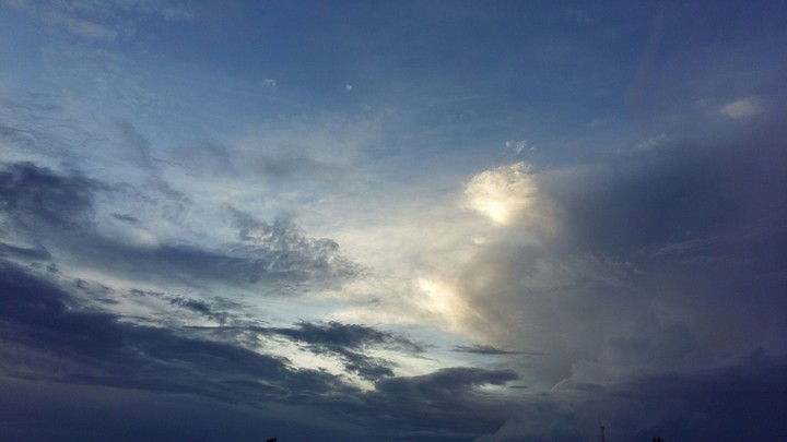 clouds contrast