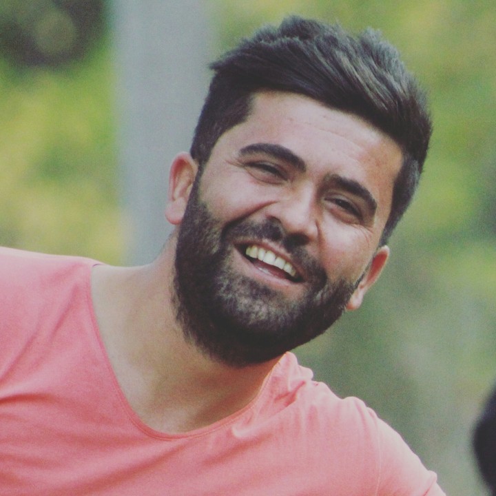 Bir tebessüm gülüşüm  seni Yaradan allaha kurban olurum