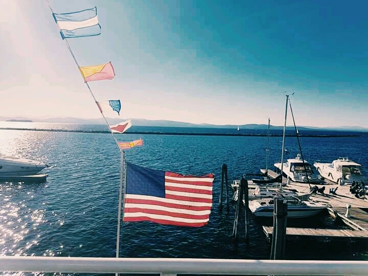 Always a beatuful day on the lake