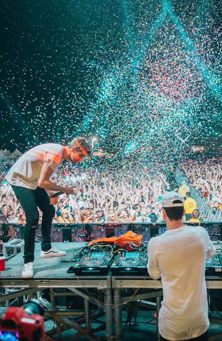 chainsmokers