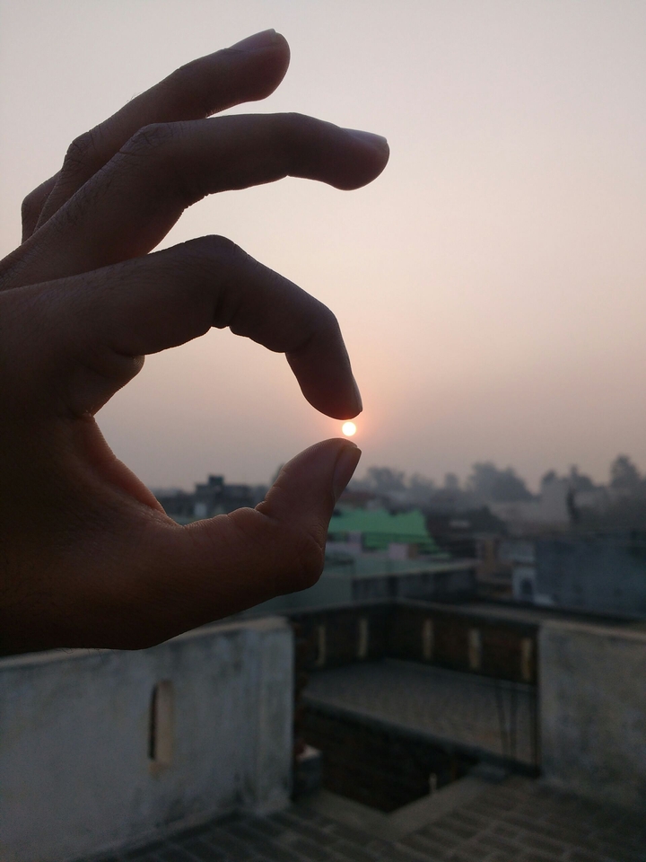 Sun within the tip of my fingers