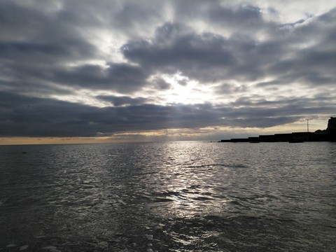 море