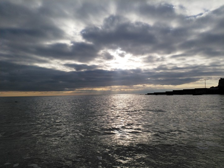 море
