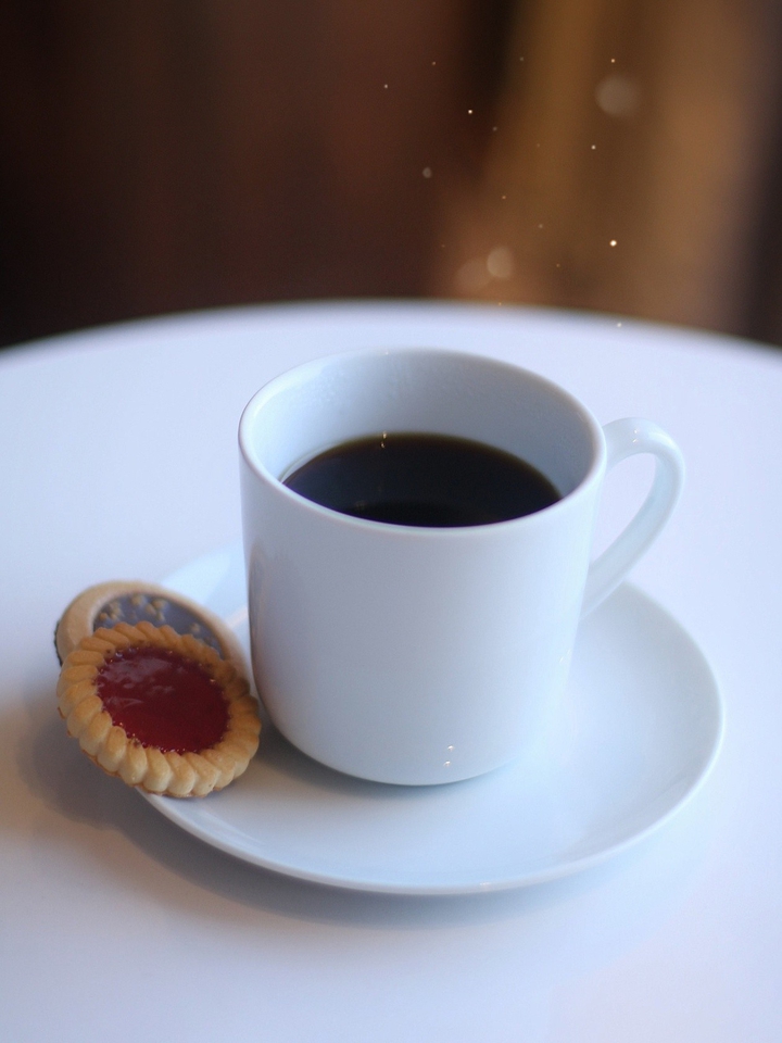 coffee & biscuits