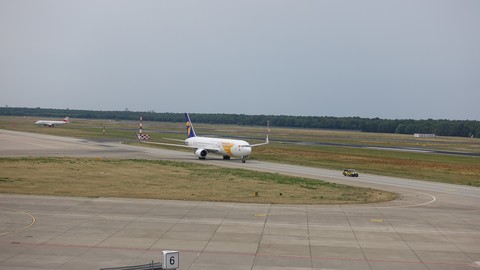 Airplane Flugzeug Aircraft Plane