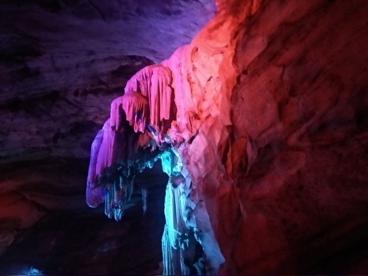 Bora cave