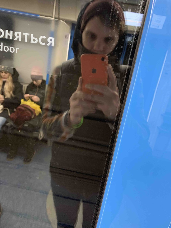 В метро