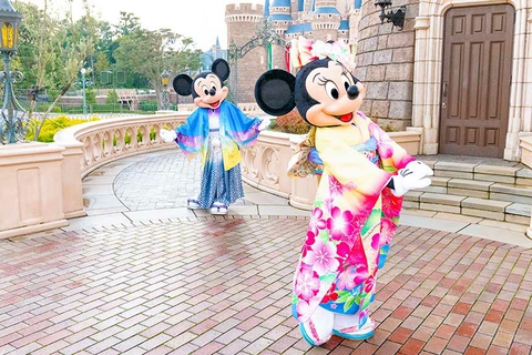 Mickey & Minnie on a date
