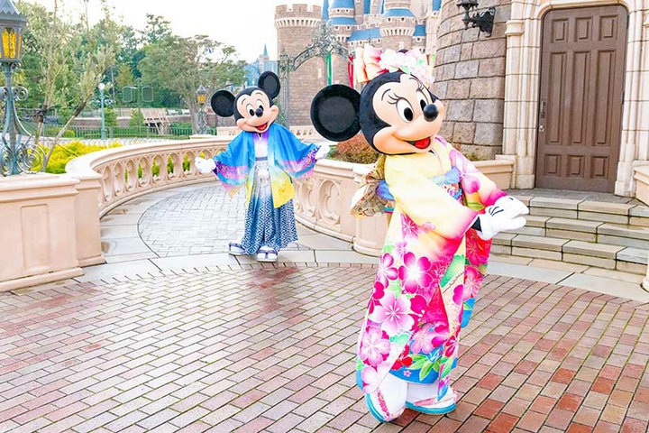 Mickey & Minnie on a date