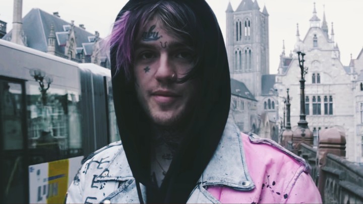 <3