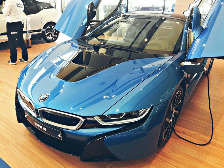 BMW i8