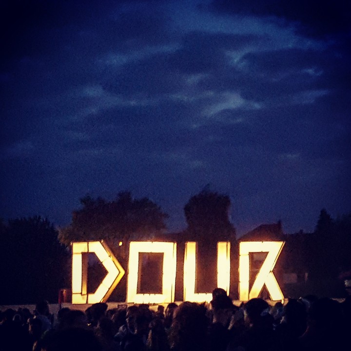 Dour !
