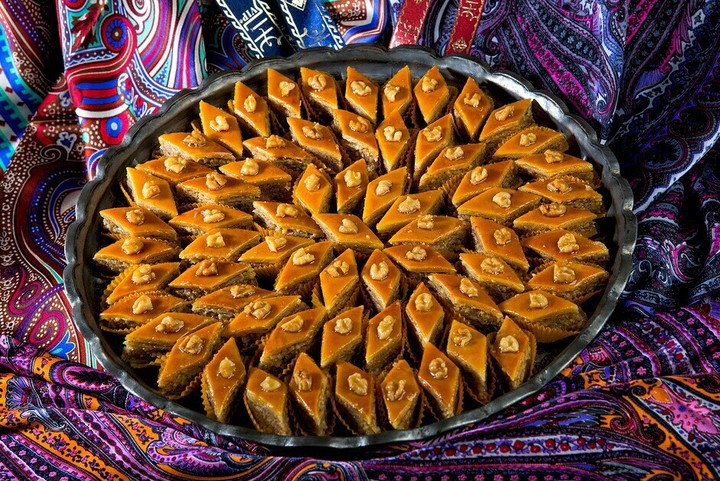 Azerbaijani cuisine (paxlava)