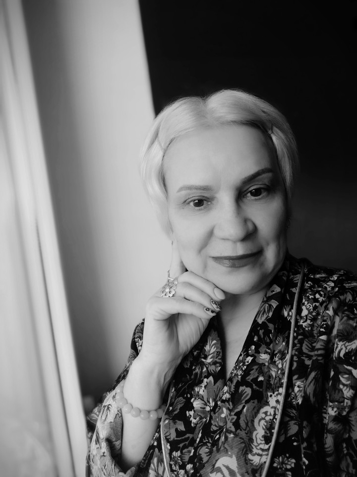 Елена я