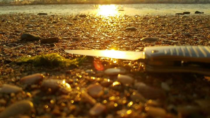Sunrise and Knife. @world_knives_