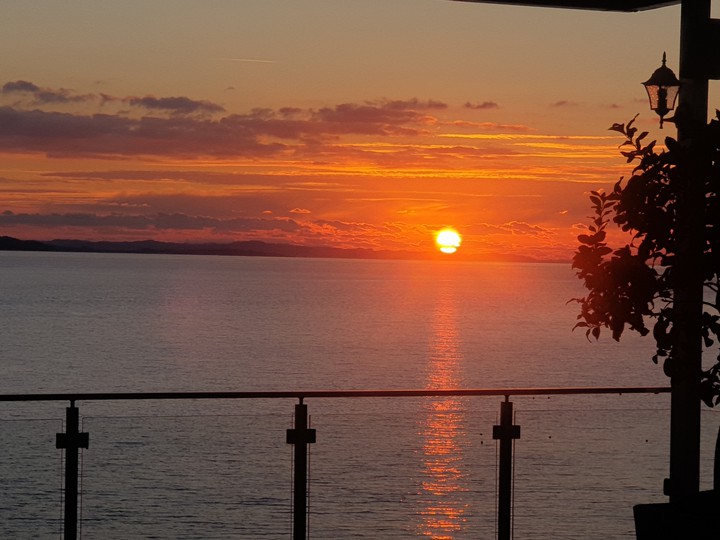 sunset on paradaise