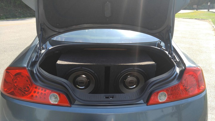 Infiniti G35 back view