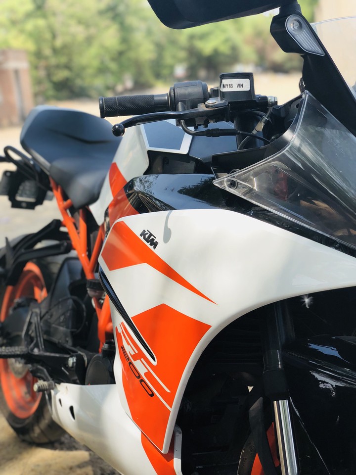 krm rc 200 bajaj