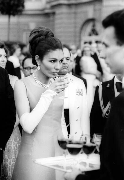 farah pahlavi