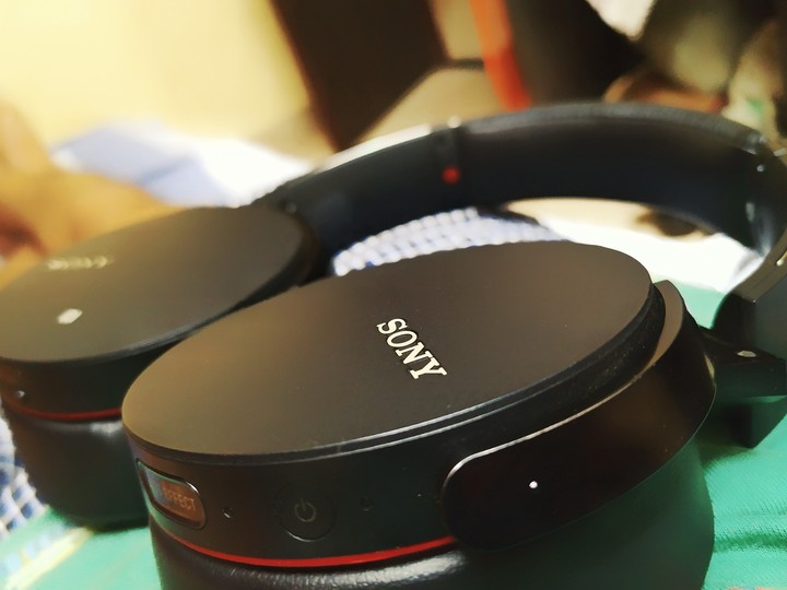Headphone