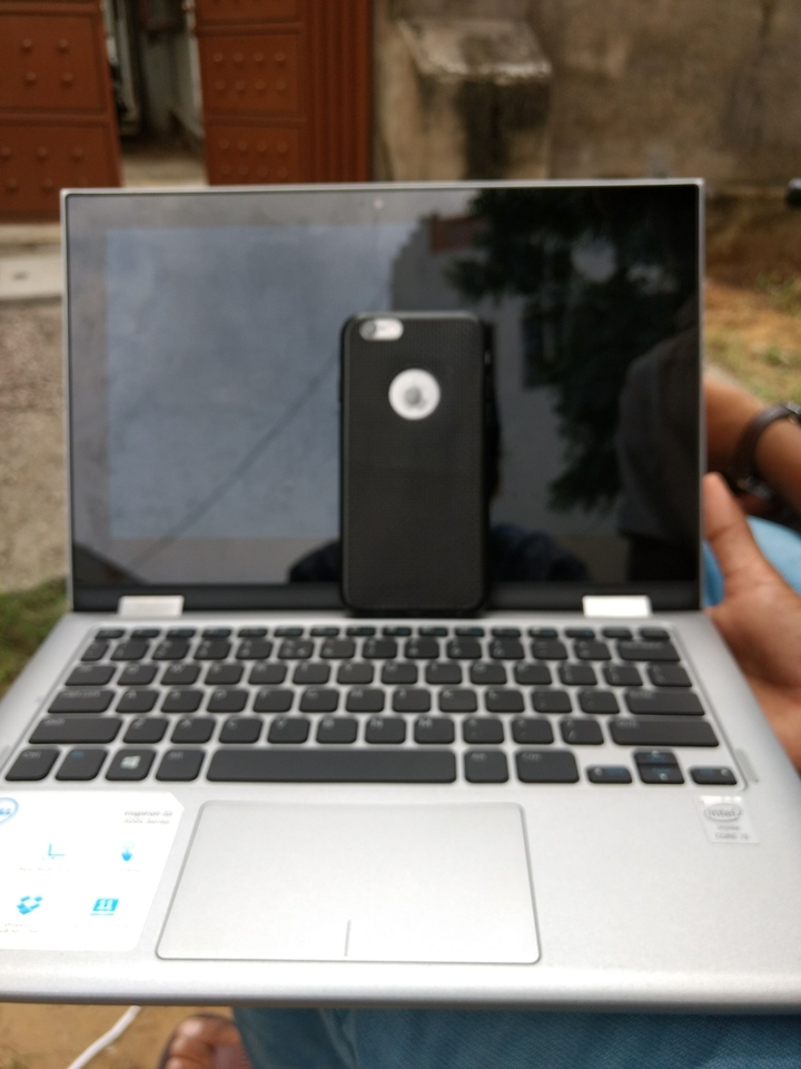 Dell Mingles With Apple...