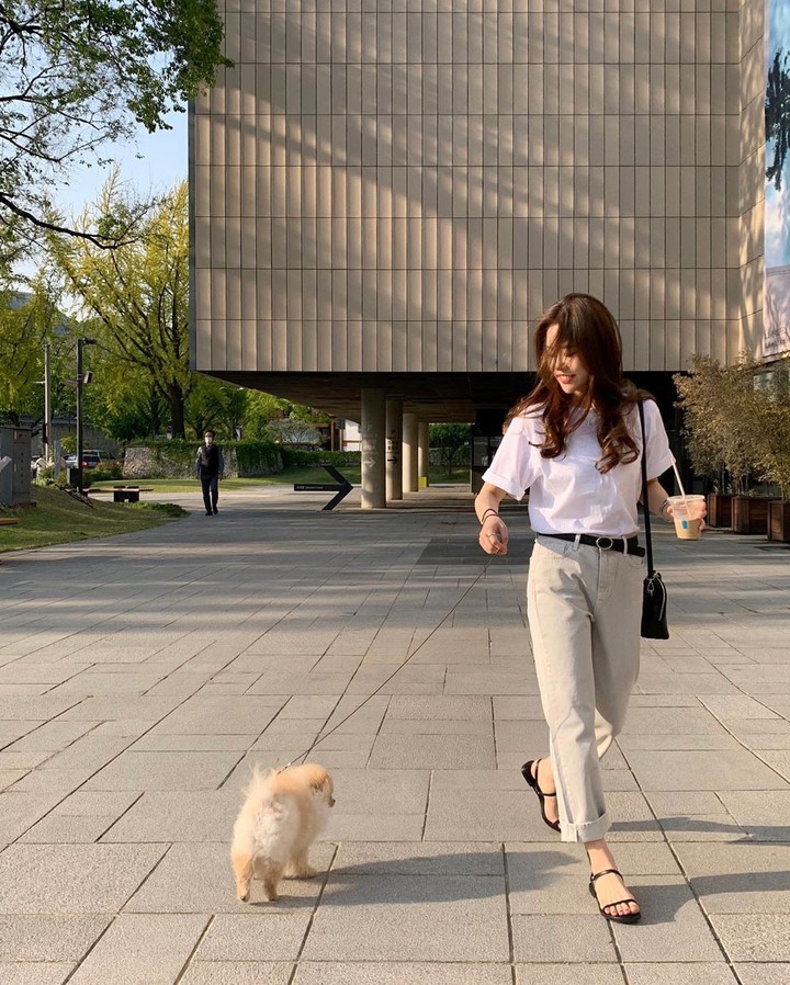 girl and puppy