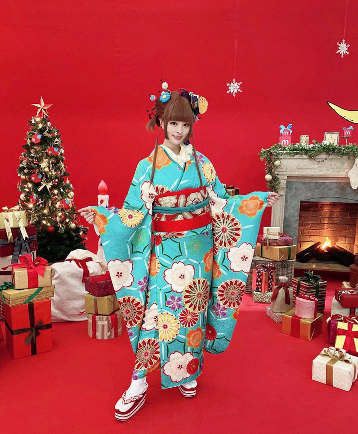 Kyari Pamu Pamu kimono Christmas