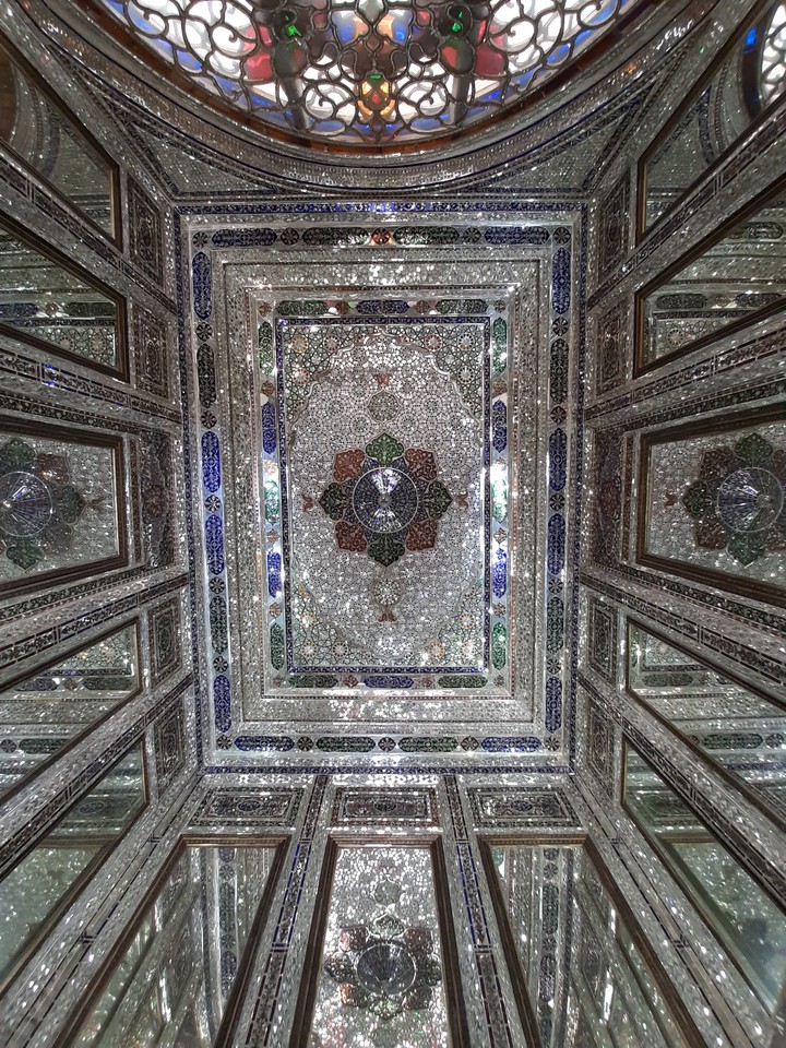 hall of mirrors