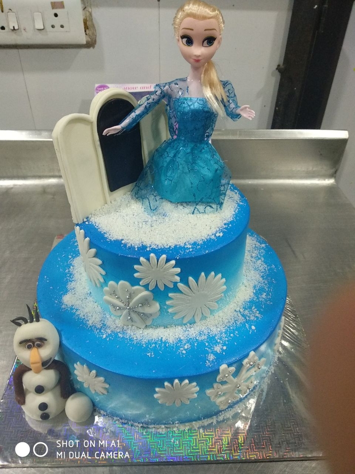 Doll cake