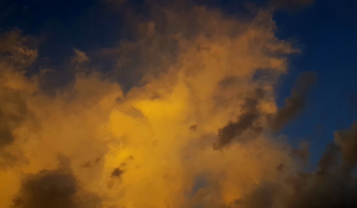 thunderstorms building tonight