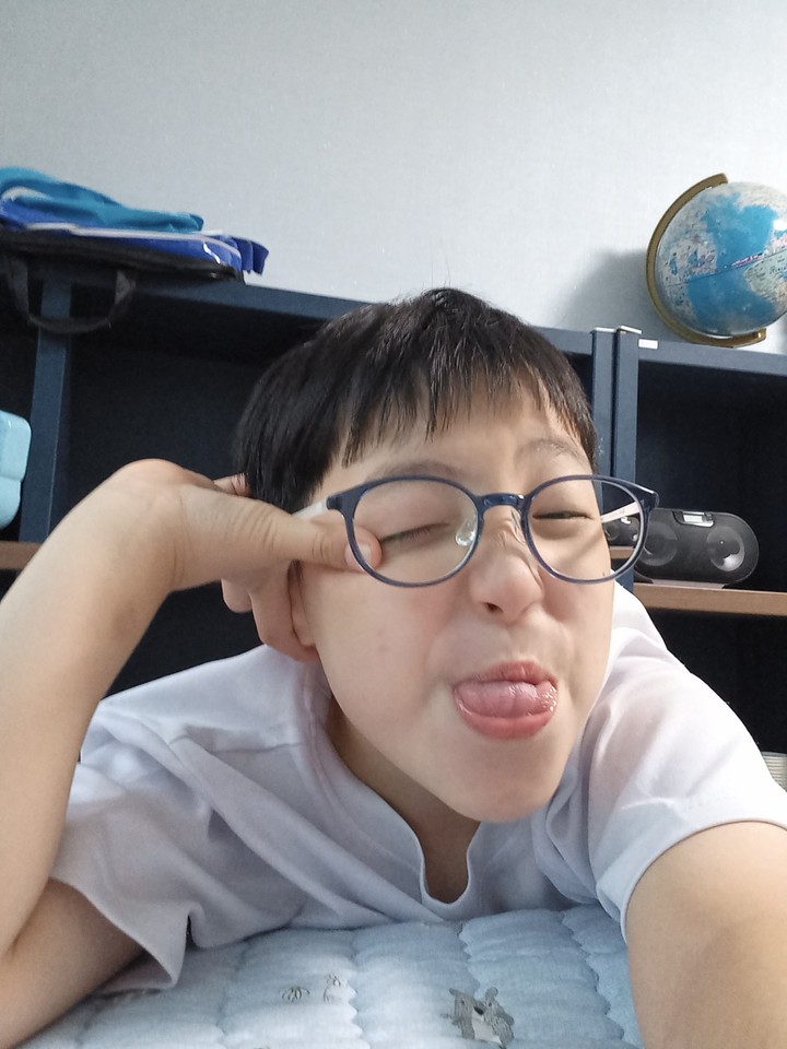 훗
