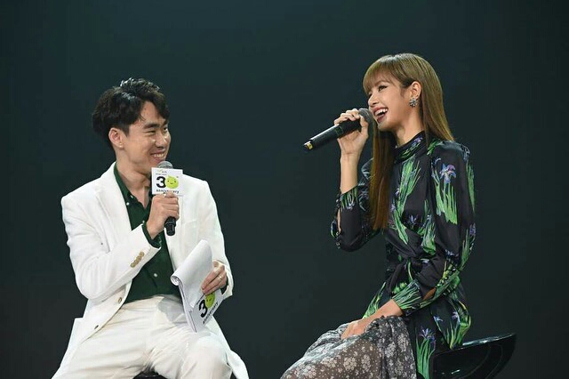 Lisa in Thailand in event Ais
