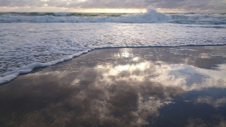 Sonnenspiegelung im Wasser