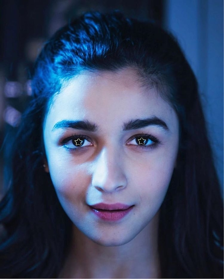 Alia Bhatt Close up