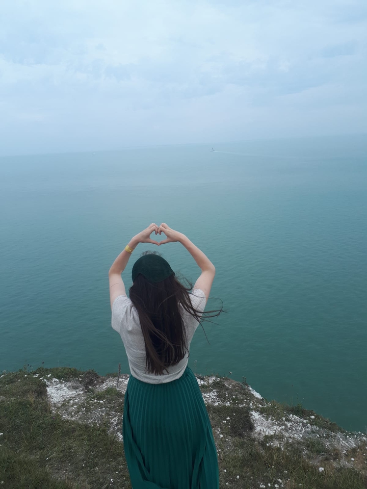 "Once you have chosen hope, everything is possible."❤️