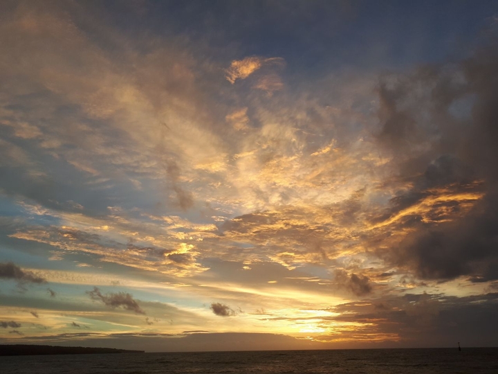 sunset moment (jimbaran-Bali)