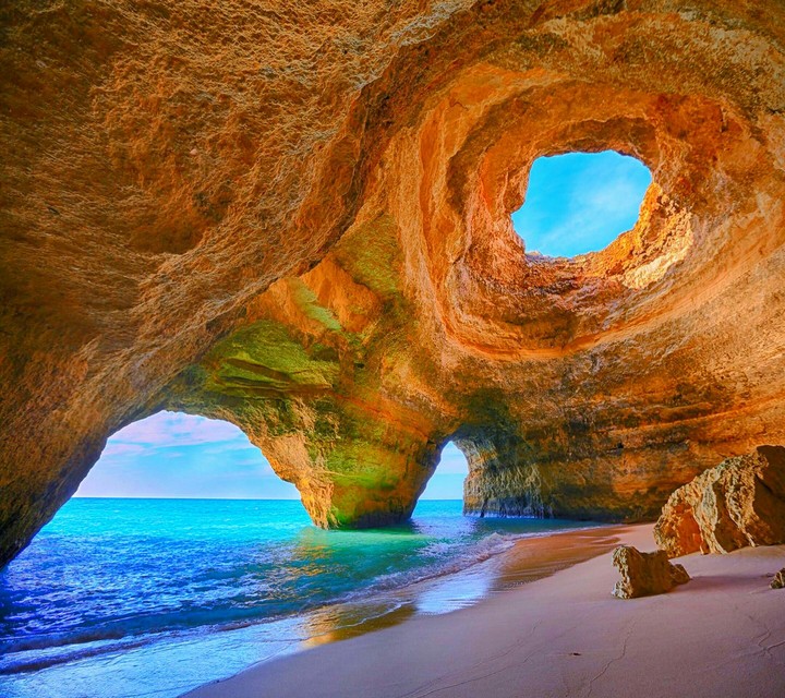 cave's