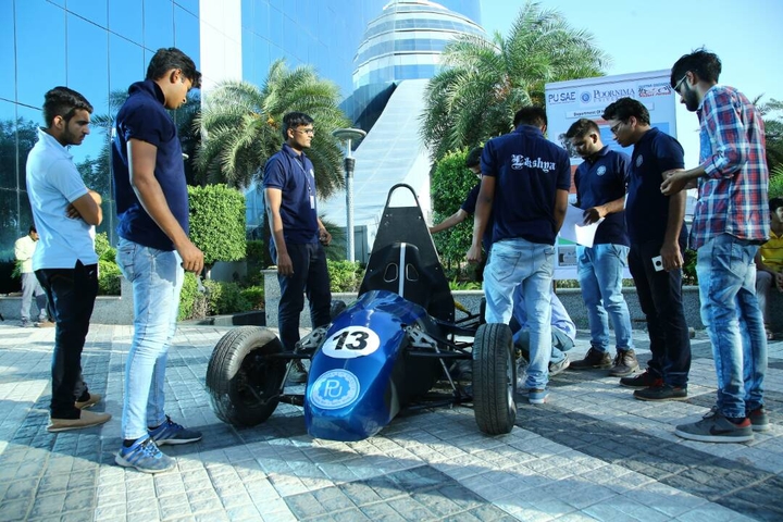 f1 racing car leopard